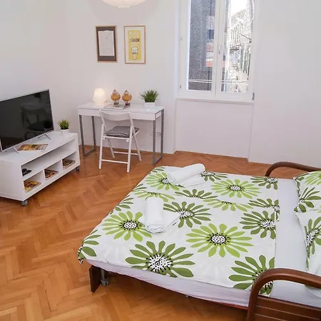 Mare Apartment Split